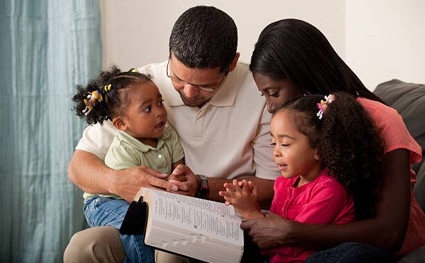 Oración por la familia, ¿Por qué Dios ama a las familias?, esbiblia